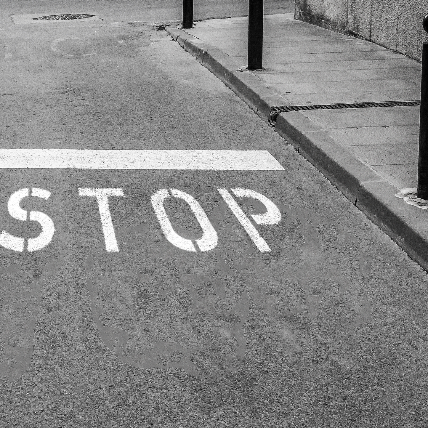 HAUTMEC 8 INCH (200mm) Vintage Stainless Steel Letters Stencils, A to Z Stainless 26 PCS Steel Stencils & Holder, Shop Stencil, Advertising Stencilling, Craft-Printing, Reusable HT0334