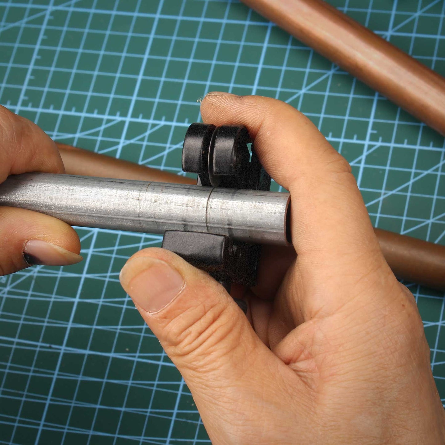 HAUTMEC Heavy Duty Adjustable Mini Tube Cutter Of Dia. 3-22mm (1/8 Inch - 7/8 Inch) HT0132-TC