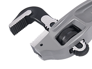 HAUTMEC 14 Inch Aluminum Offset Pipe Wrench, Heavy Duty Adjustable Plumbing Wrench, 2" Jaw Capacity, 40% Lighter Drop Forged Construction, for Use in Tight Spaces HT0189