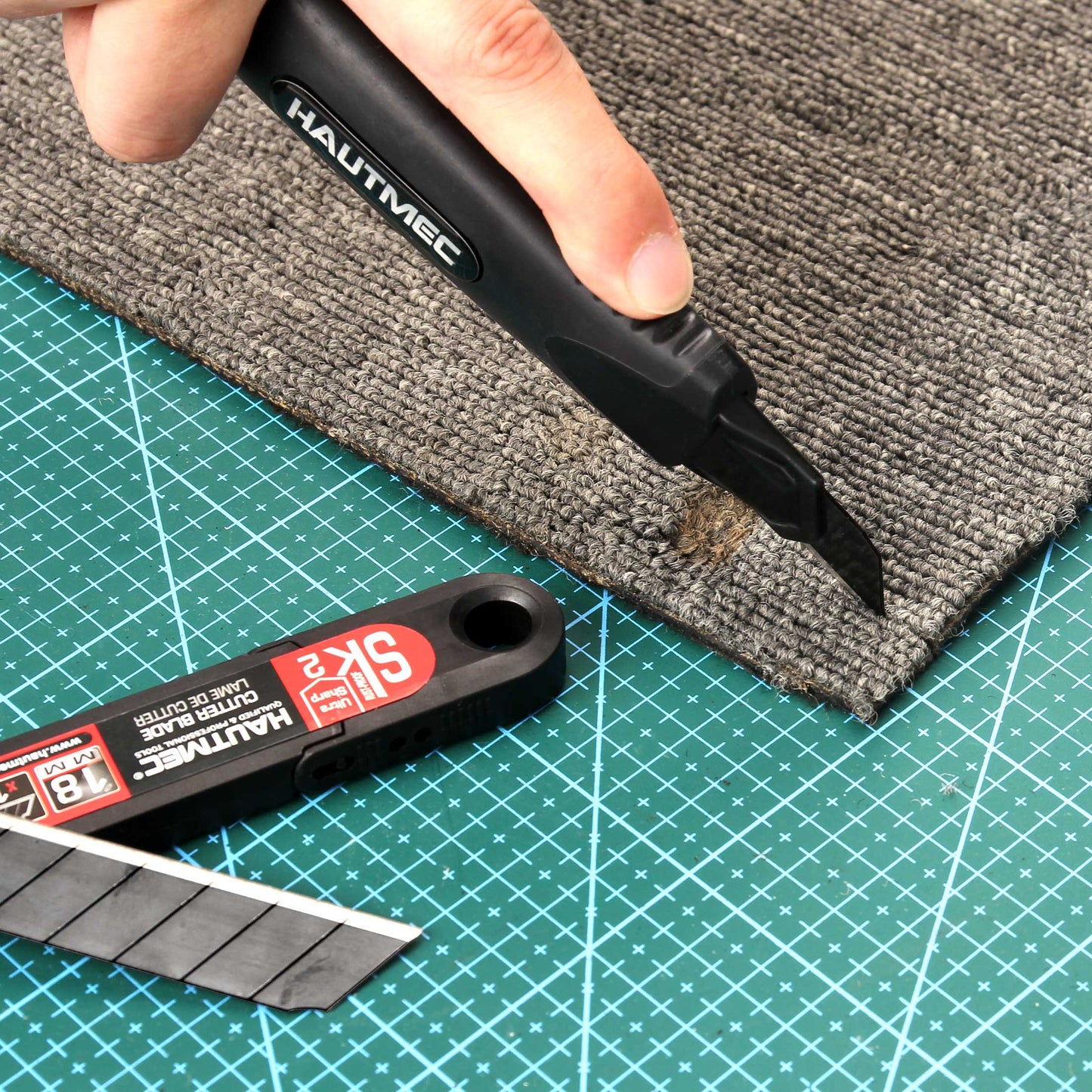 HAUTMEC Professional Safety 18mm Heavy-Duty Utility Knife with Red Secure Knob and 10pc Blade Set HT0153-KN